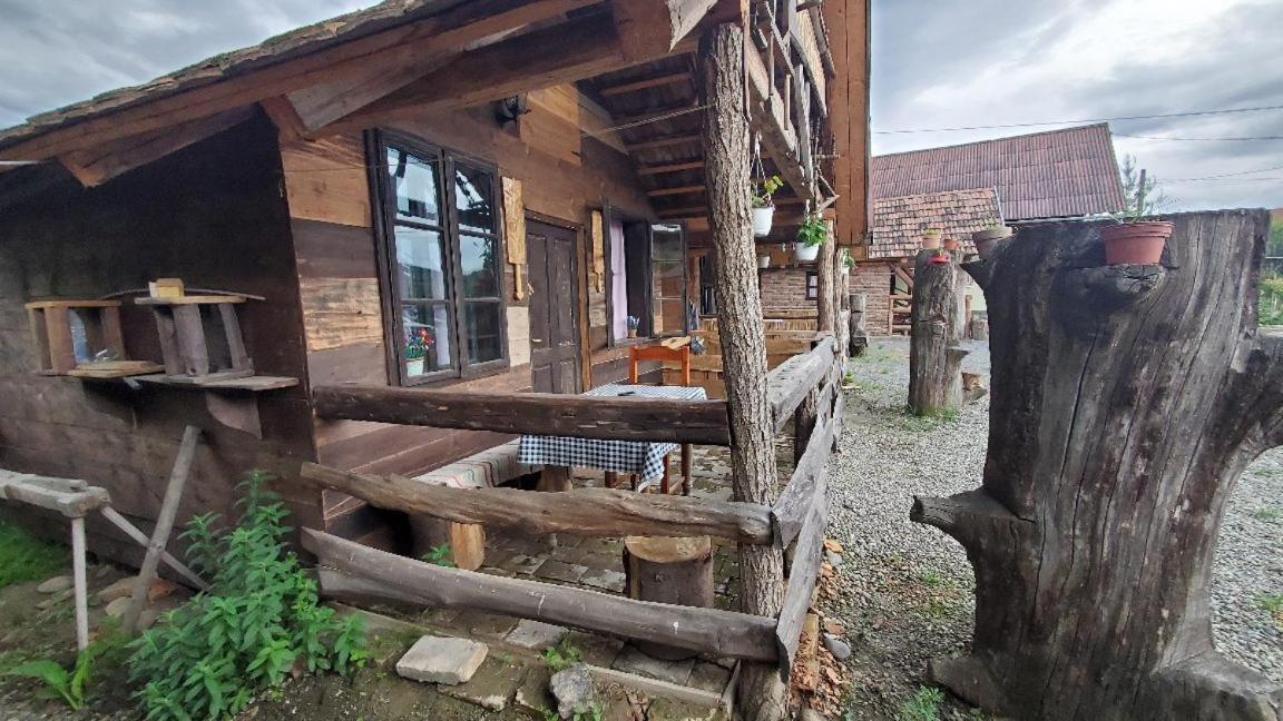 Casa Rustic Feher & Fekete Vendeghazak Sovata Exterior foto