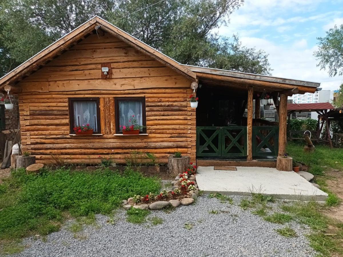 Casa Rustic Feher & Fekete Vendeghazak Sovata Exterior foto